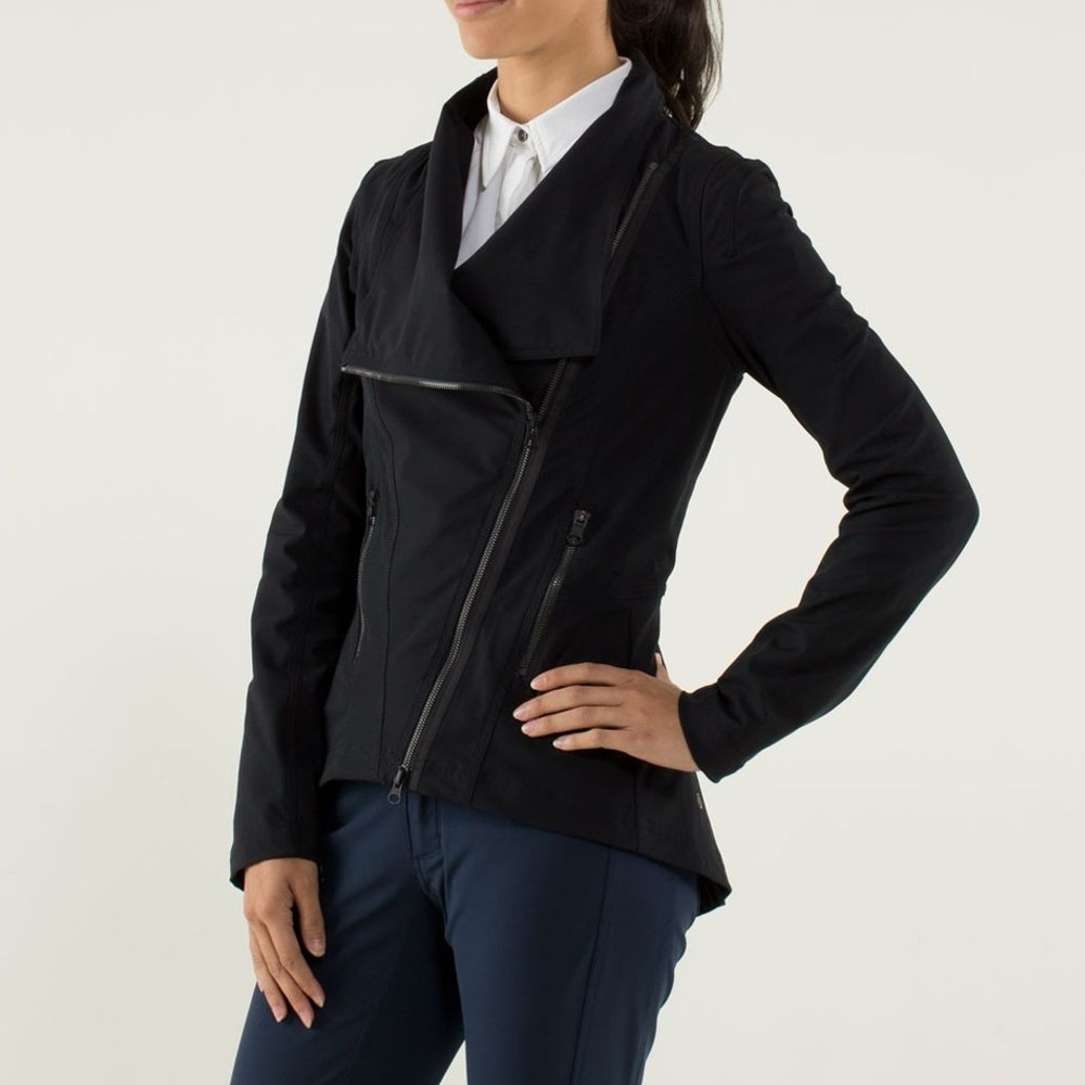 RARE Lululemon Black Urbanite Moto Asymmetrical Blazer Jacket Size 6 fantastic